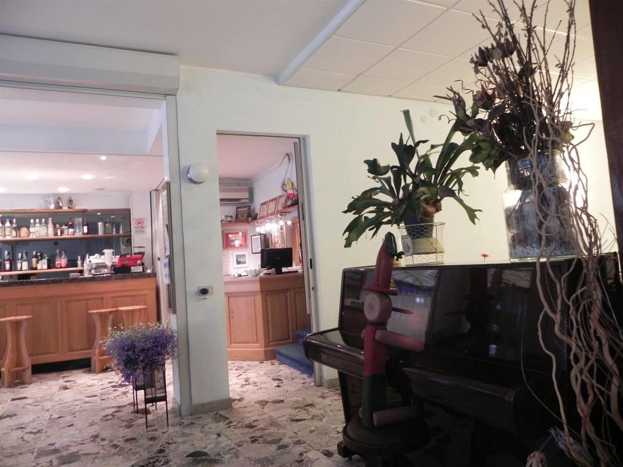 Hotel Antonella 카오를레 외부 사진